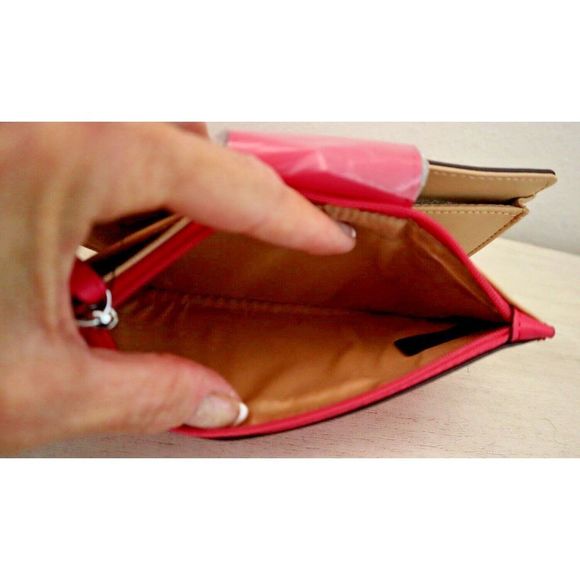 Guess BM602637 Women's Fuchsia Abree SLG Wristlet Clutch Wallet Phone Case - Picture 3 of 6